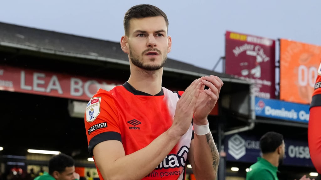 Das Gastspiel von Tom Krauß bei Luton Town war offenbar nur kurz: Zur Rückrunde soll der Ex-RB-Profi für den VfL Bochum in der Bundesliga auflaufen.