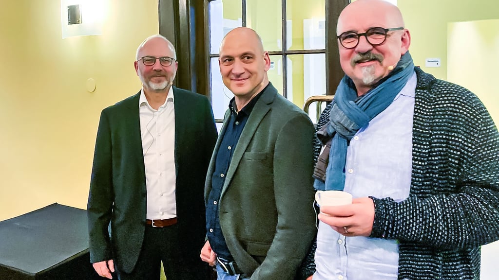 Strafrichter Stefan Caspari, Chef der Tatortgruppe vom LKA Michael Ulrich und Rechtsmediziner Dr. Nobert Beck (von links) gaben im Bestehornhaus einen Einblick in ihre Arbeit.