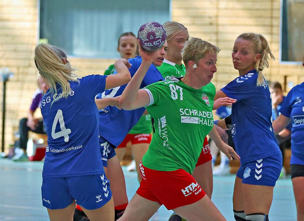 Kathrin Sill-Beust (am Ball) ist die drittbeste Werferin im HSV-Team.