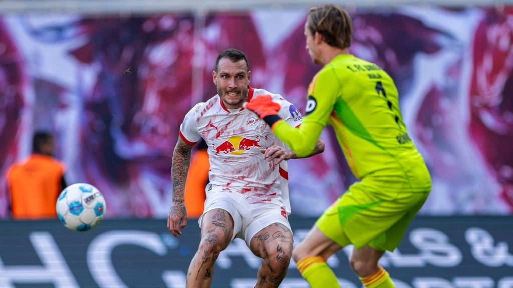 Frederik Rönnow (r.) kehrt gegen RB Leipzig und Nationalspieler David Raum ins Union-Tor zurück