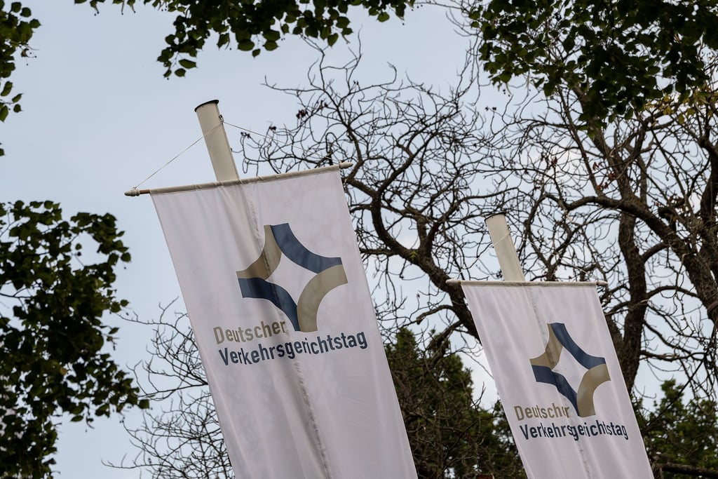 Der Verkehrsgerichtstag in Goslar gibt jährlich Empfehlungen zu Verkehrsregeln ab. (Archivbild)