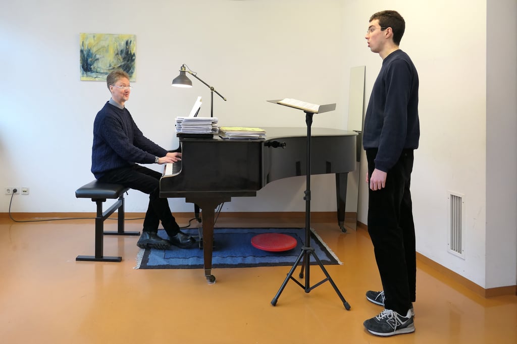 Prof. Piltz (l.) und Sergio Bragatte bei einer Probe.