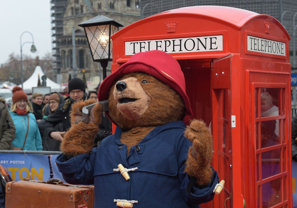 Ein Darsteller im Kostüm des Paddington-Bären (Archivbild).