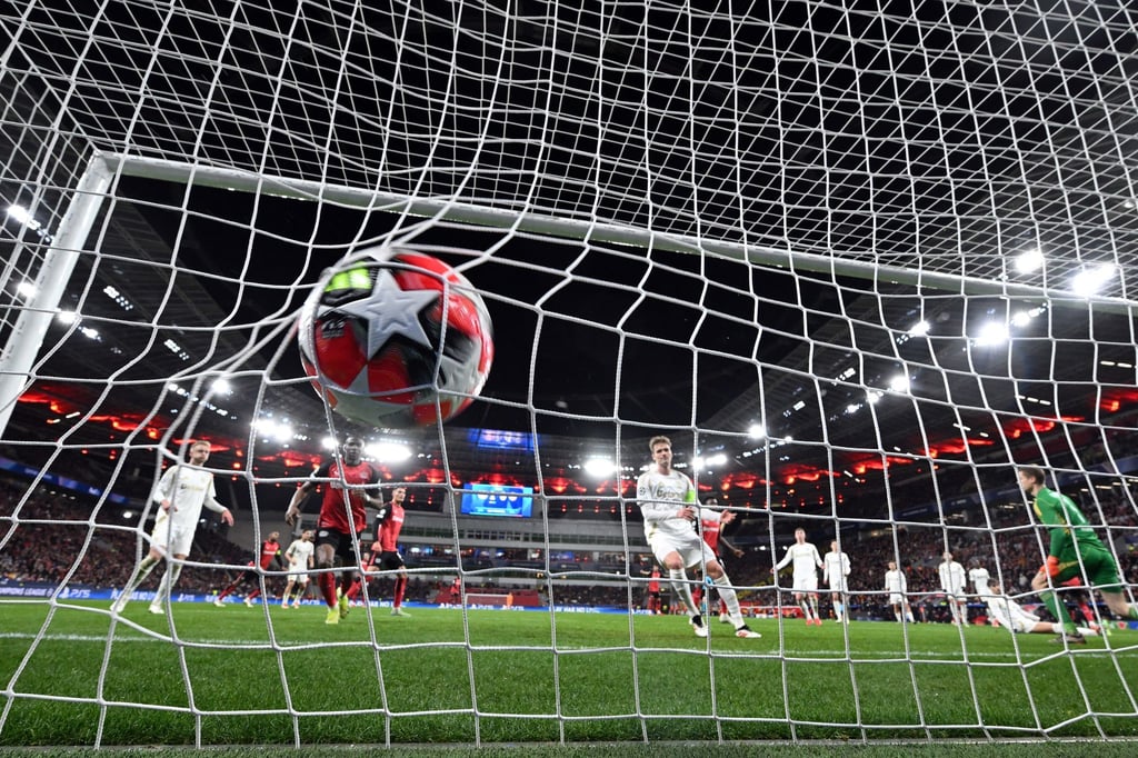 Bayer Leverkusen umgeht durch das 2:0 gegen Sparta Prag die Playoffs und steht direkt im Achtelfinale.