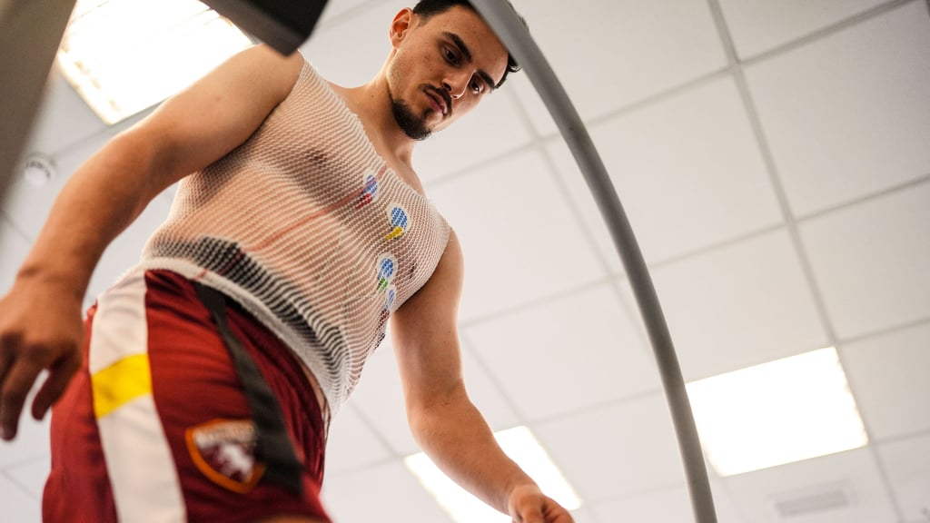 Ex-RB-Spieler Eljif Elmas beim Medizincheck in Turin