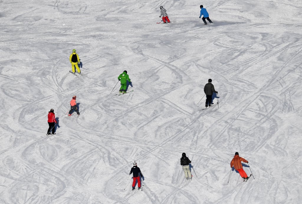 Der ADAC rechnet mit vollen Straßen in den Skigebieten. (Symbolbild)