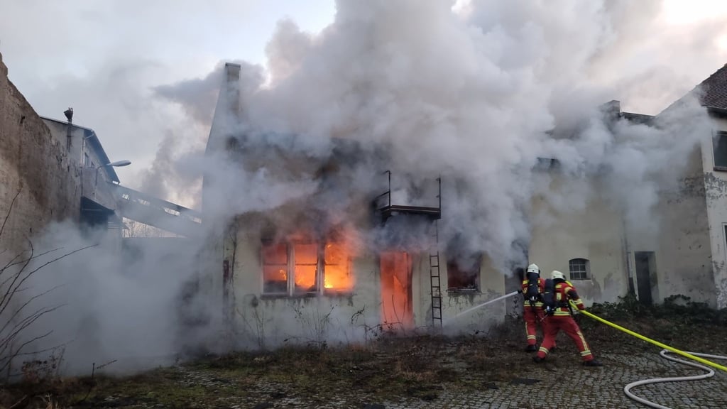 Die untere Etage der Werkhalle brannte völlig aus.