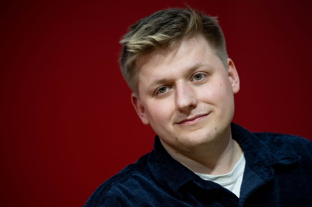 Der Comedian Sebastian Hotz („El Hotzo“) gibt zeitweise seine Online-Kanäle ab. (Archivbild)