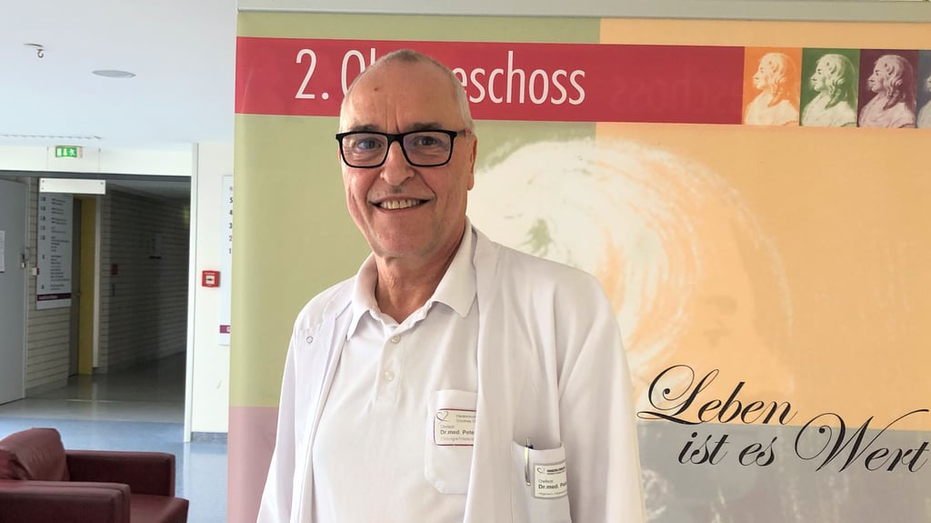 Dr. Peter Nartschik, 20 Jahre Chefarzt der Klinik für Allgemein-, Viszeral- und Tumorchirurgie am Harzklinikum, geht in den Ruhestand.