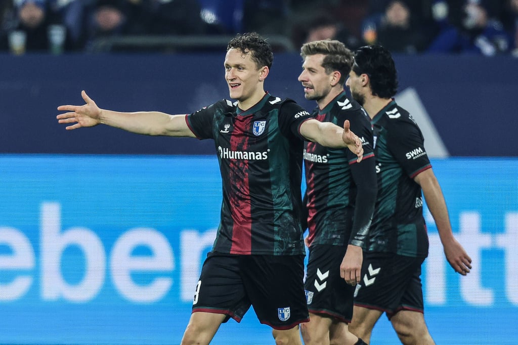 Schalke 04 ist an Martijn Kaars verzweifelt. Gegen den Stürmer des 1. FC Magdeburg