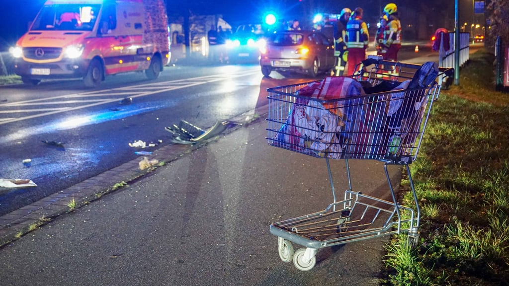 Eine 60-jährige Frau ist in Bobbau nach dem Zusammenstoß mit einem Auto gestorben.