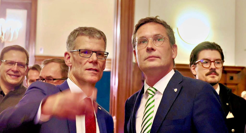 Einer wird gewinnen: Bei der Oberbürgermeisterwahl kommt es nun zur Stichwahl zwischen Egbert Geier (vo. links) und Alexander Vogt (vo. rechts).