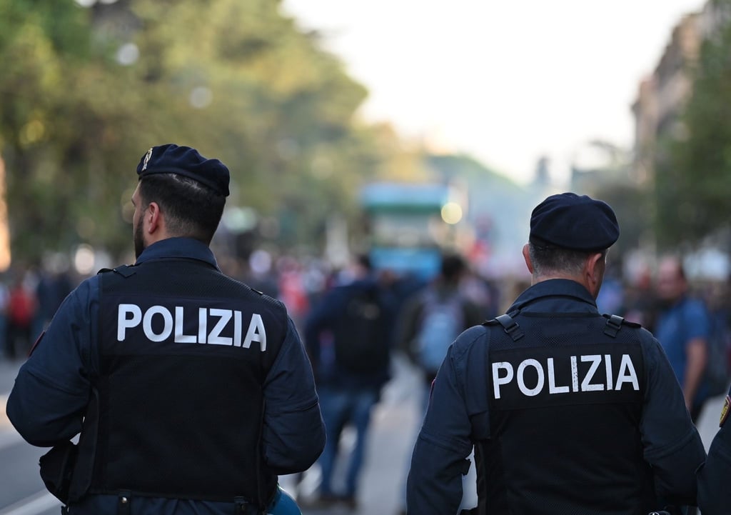 Unter den Verletzten bei den Fankrawallen in Udine sind auch zwei Polizisten.