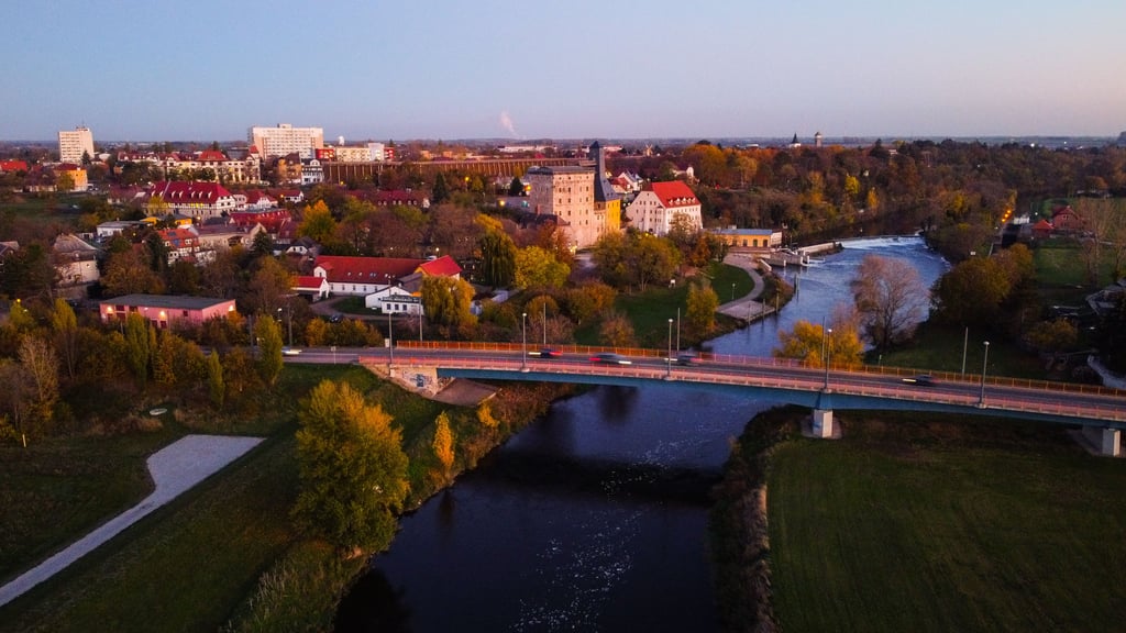 Nach wie vor steht die Gründung der Kinder- und Jugendstiftung aus, Stadt und Sole-Jugend sind mittlerweile sehr frustriert. „Das hat Frau Böhland nicht gewollt, sie muss sich ja im Grabe herumdrehen", sagte Bürgermeister Schulze zuletzt der MZ.