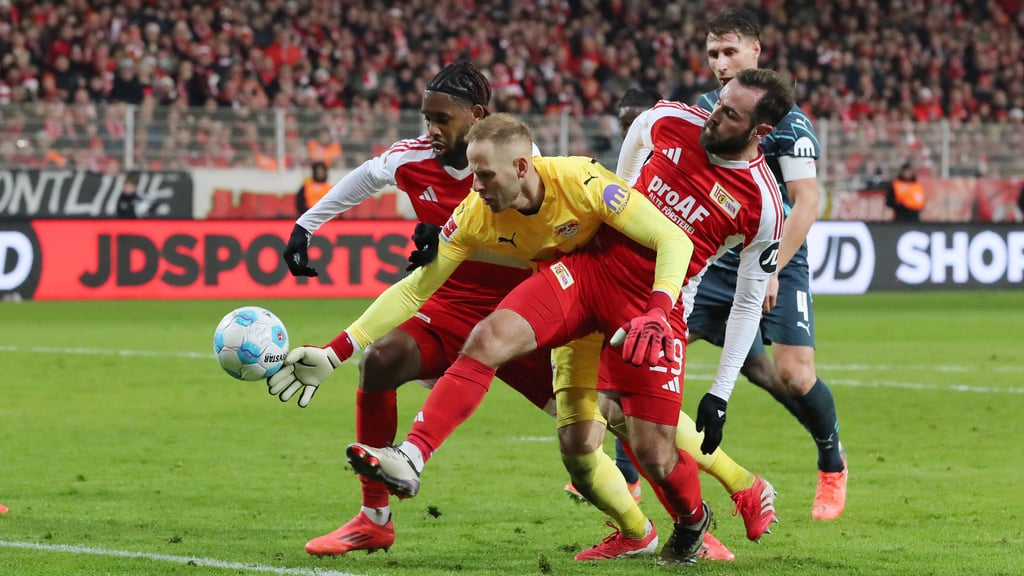 War gut beschäftigt: Peter Gulacsi gegen Union Berlin.
