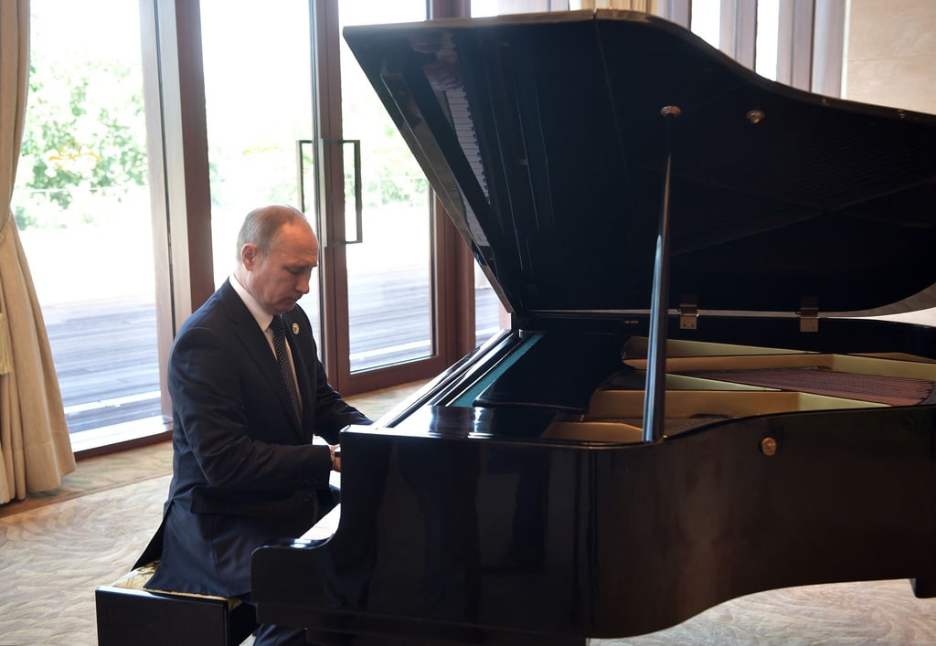 Der russische Präsident Wladimir Putin gibt sich gern als Kulturliebhaber und will nun einen internationalen Schlagerwettbewerb im eigenen Land gründen. (Archivbild)