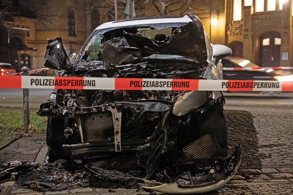 Immer wieder brennen Autos in Berlin - aktuell in Neukölln. (Illustration)