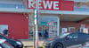 Gestern haben die Umbauarbeiten am Rewe-Markt in der Schillerstraße begonnen. 