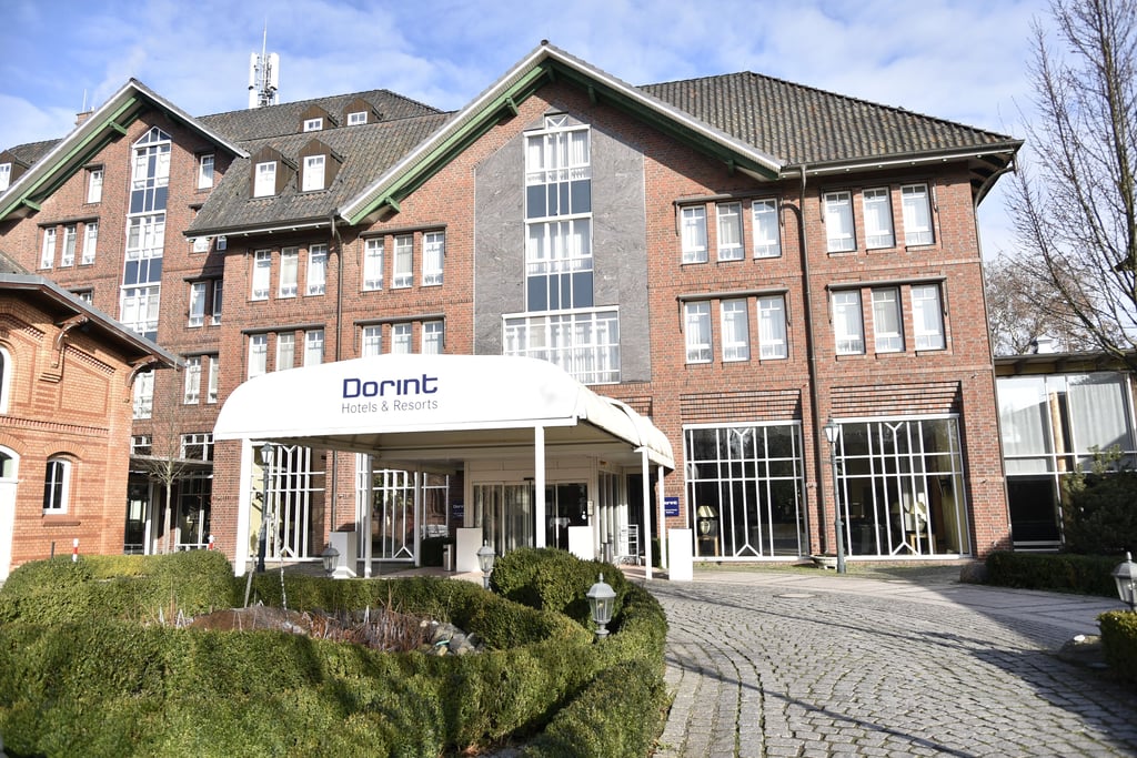 Blick auf den Eingang zum Parkhotel in Magdeburg. Seit 2018 läuft dieses unter dem Namen Dorint.
