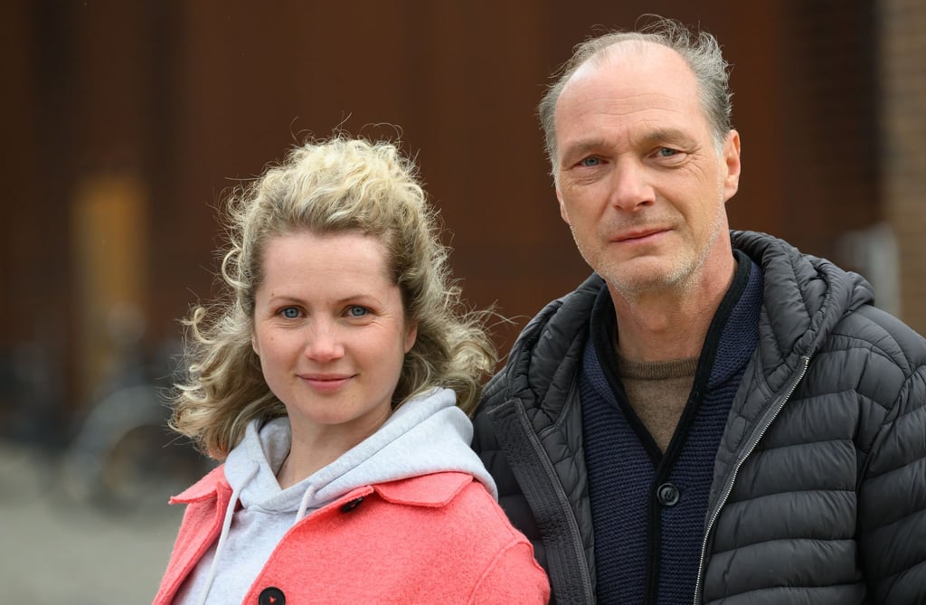 Die Schauspielerin Cornelia Gröschel und der Schauspieler Martin Brambach - hier bei Dreharbeiten zu einem MDR-„Tatort“, der in etwa einem Jahr zu sehen sein soll.