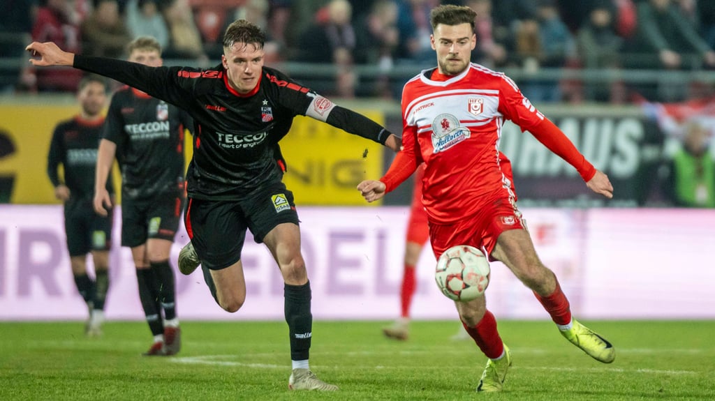 Max Kulke (r.) überzeugte auch gegen Erfurt als starker Vorbereiter.