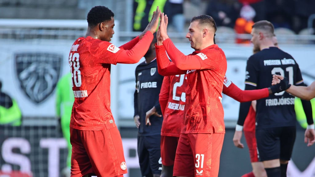 Faride Alidou (l.) ist einer der hochkarätigen Zugänge beim 1. FC Kaiserslautern..