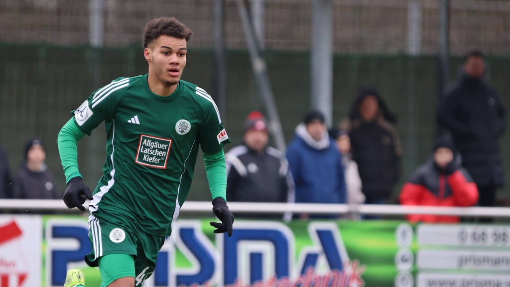 Jermain Nischalke wechselt aus Homburg zur SpVgg Bayreuth nach Bayern.