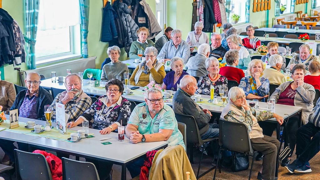 Zu ihrer Jahreshauptversammlung trafen sich die Landsenioren in der Gaststätte „Zum fahrenden Musikanten“ in Sittichenbach.