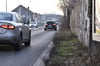 Blick auf die Brenneckestraße in Magdeburg. Mangels eigenem Weg müssen Radfahrer hier auf die Fahrbahn mit dem Kfz-Verkehr wechseln. 