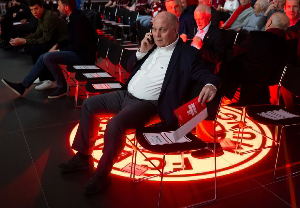 Uli Hoeneß hält an seinem Meisterversprechen fest.