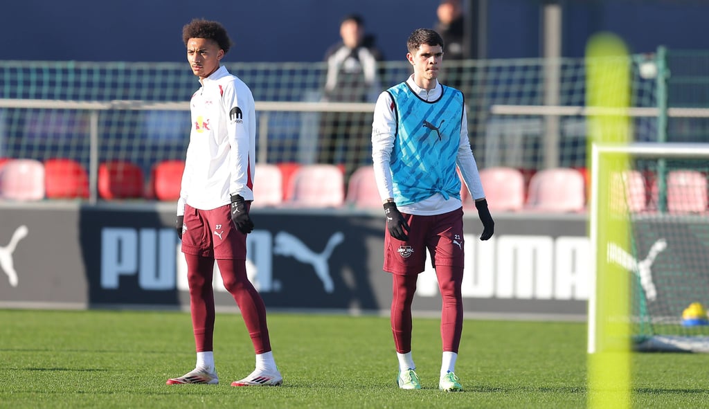 Tidiam Gomis und Kosta Nedeljkovic trainiert mit RB Leipzig.