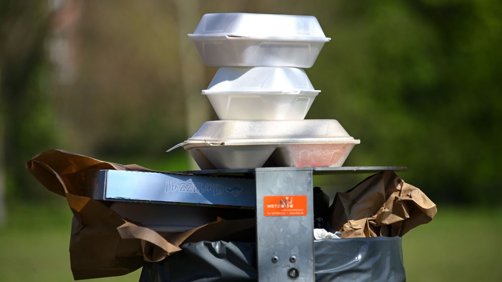 Muss man mehr für To-Go bezahlen? In Sachsen-Anhalt fällt das Echo unterschiedlich aus.