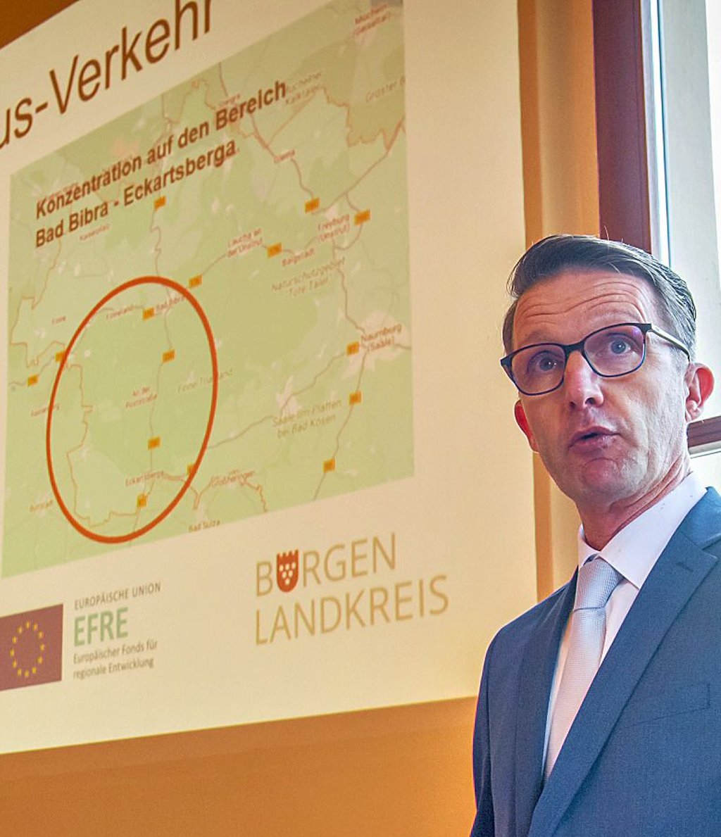 Stellt in Eckartsberga das erweiterte Rufbussystem für den westlichen Burgenlandkreis vor: der neue PVG-Geschäftsführer Torsten Holm-Dankert.