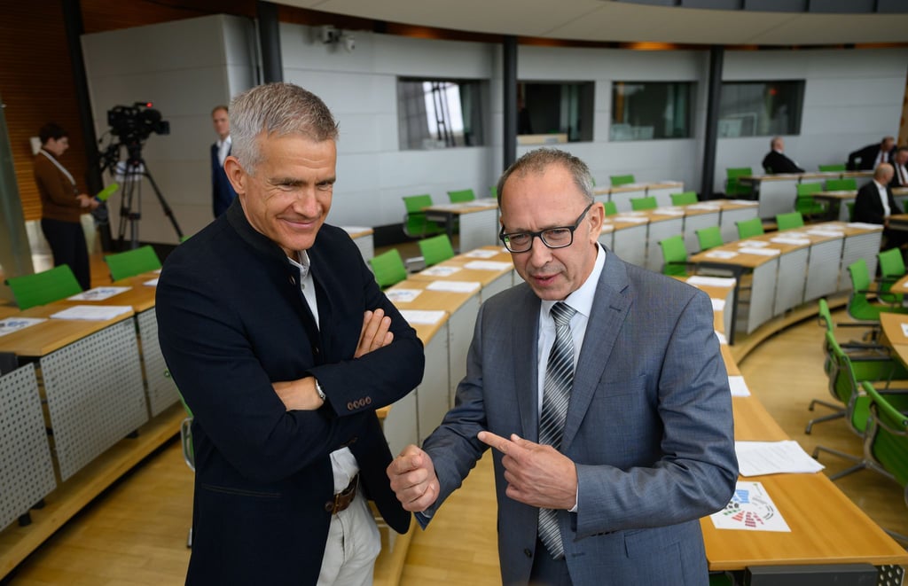AfD und Freie Wähler wollen eine Enquete-Kommission zu den Kommunalfinanzen einrichten. (Archivbild)