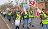 Zunächst gab es am Donnerstag eine Kundgebung vor dem Naumburger Landratsamt, dann eine Demonstration auf dem Marktplatz. Dort fand  dann eine weitere Kundgebung statt. Am Montag treffen sich Streikende auf dem Altmarkt in Zeitz.