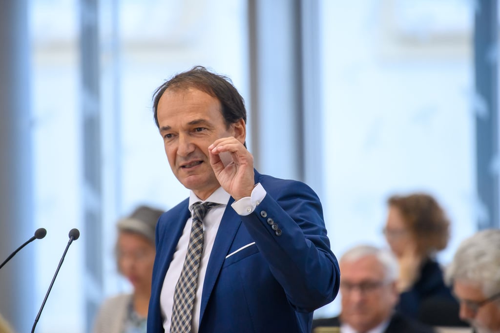 FDP-Fraktionschef Andreas Silbersack fordert schon länger ein neues Gesetz für personallose Supermärkte.