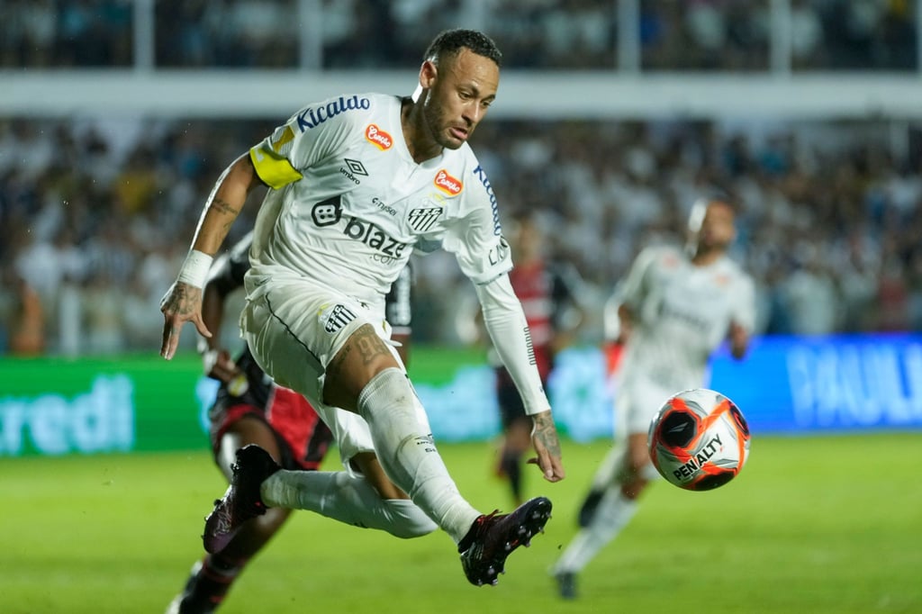Neymar ist zurück auf dem Rasen.