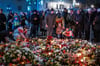 Tausende Kerzen und Blumen wurden nach dem Anschlag auf den Magdeburger Weihnachtsmarkt vor der Johanniskirche niedergelegt.