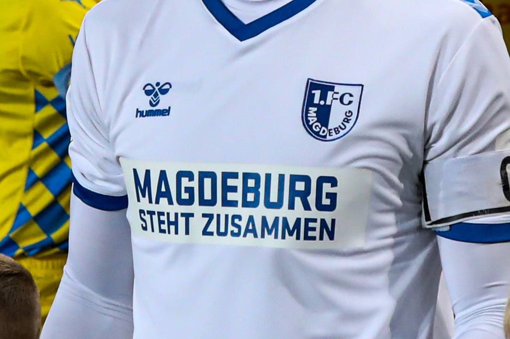 Der erste Satz der FCM-Sondertrikots wurde bereits versteigert. Der zweite Satz ist aktuell in der Versteigerung.