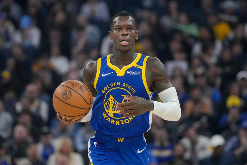 Nationalmannschaftskapitän Dennis Schröder muss offenbar schon wieder umziehen.