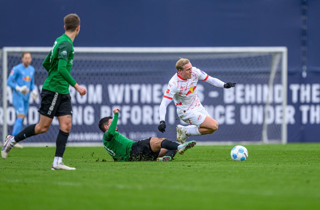 Xaver Schlager stand im Testspiel gegen FK Banik Most-Sous am 6. Januar das letzte Mal für RB auf dem Rasen.