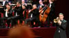 Till Brönner spielt beim Dresdner Semperopernball zusammen mit dem Orchester.