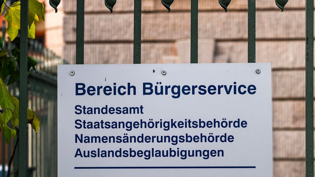 Die Angabe kann in weiblich, männlich oder divers geändert oder alternativ gestrichen werden. (Archivbild)