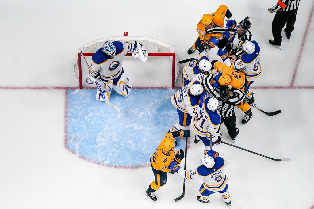 Die Buffalo Sabres mit JJ Peterka unterlagen in einem hitzigen Duell bei den Nashville Predators.