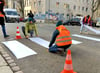 Auf der Arndtstraße wurde in Höhe der Hans-Löscher-Straße ein provisorischer Zebrastreifen ausgelegt. 