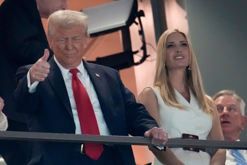 Donald Trump verfolgte den Super Bowl mit seiner Tochter Ivanka.