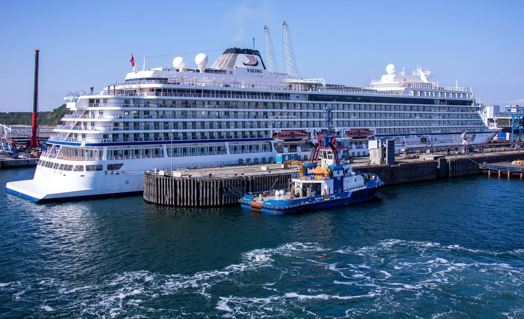 Die „Viking Star“ - hier im Hafen von Rügen - macht einen Bogen um die erdbebengeplagte Insel Santorini. (Archivfoto)