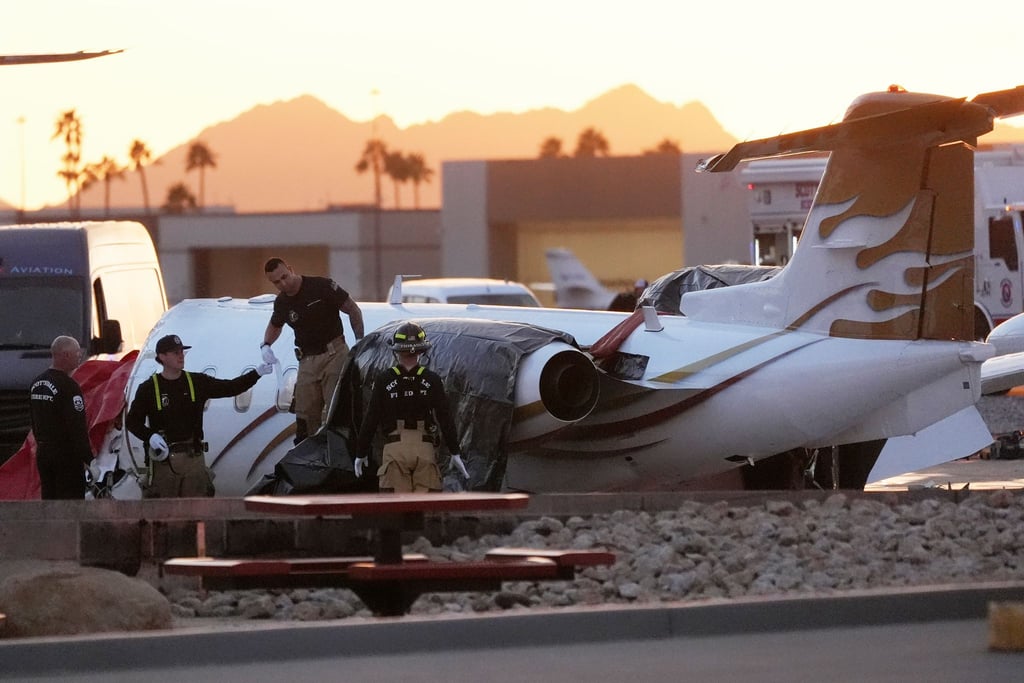 Am Flughafen Scottsdale hat ein Privatjet ein parkendes Flugzeug gerammt.