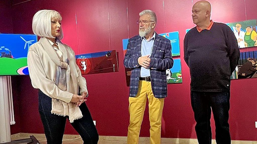 Autorin Claudia Opitz, Uwe Holz und Grafiker Sebastian Köpcke diskutieren über die Entstehung und Wirkung der „Zebra und Kolibri“-Buchreihe.
