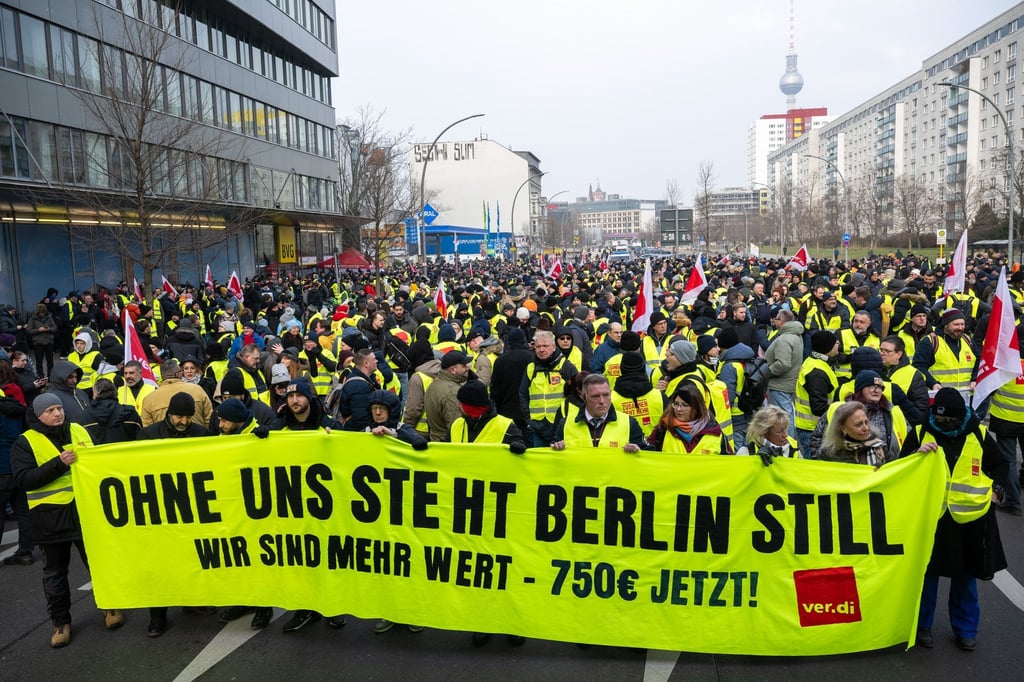 Am Montag rief Verdi zum Warnstreik auf, am Dienstag will die Gewerkschaft wieder mit der BVG verhandeln.